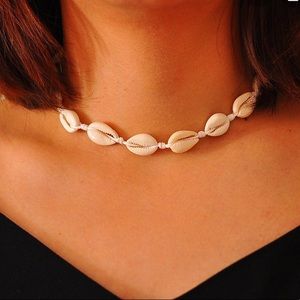 🔥Puka Shell Choker 💛